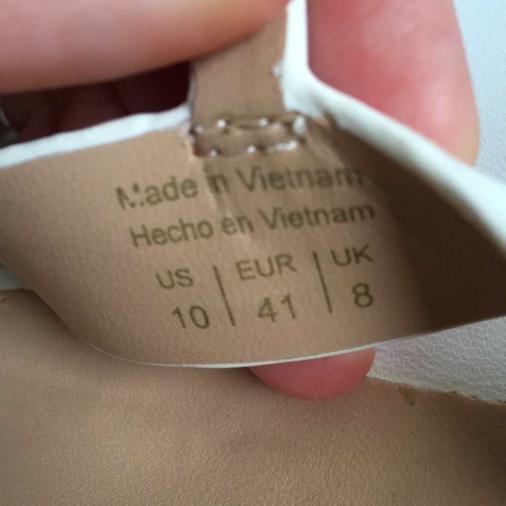Aldo T-strap Block Heel - Picture 6 of 7